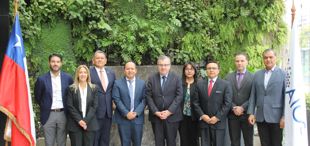 Superintendente de Pensiones participa en la Asamblea General de AIOS en Chile