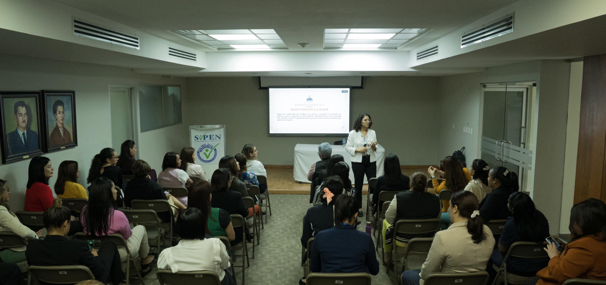 El Sistema Dominicano de Pensiones celebra el Día Internacional de la Mujer con la charla “Situación actual de los derechos de la mujer”