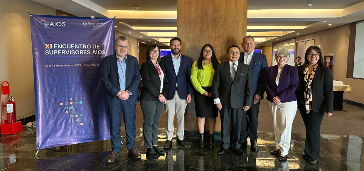 Francisco A. Torres comparte las últimas innovaciones de la SIPEN en el XI Encuentro de Supervisores AIOS en Lima, Perú